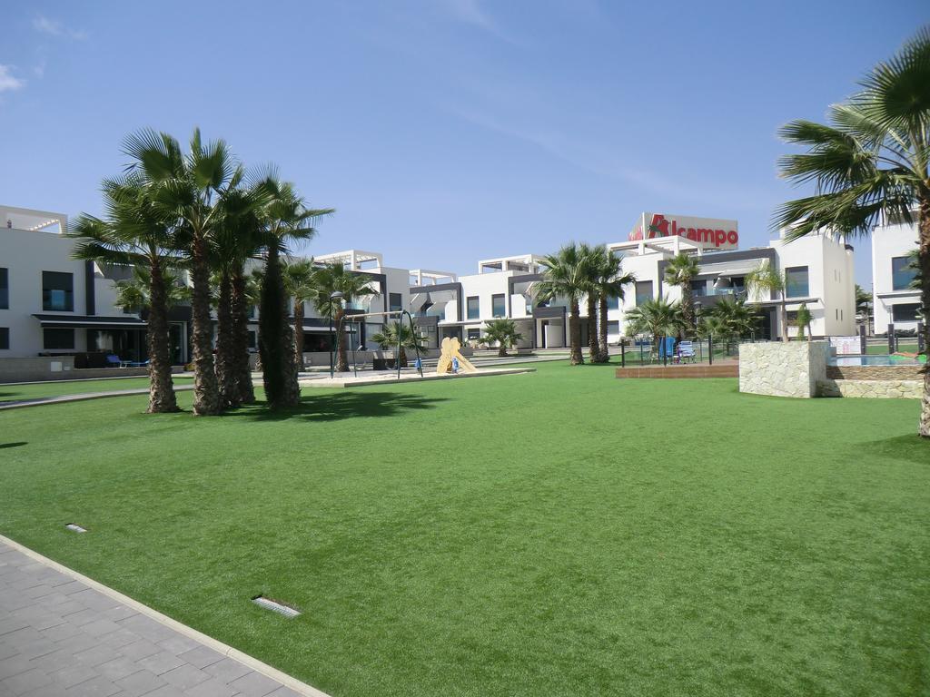 Casas Holiday - Oasis Beach Орихуела Екстериор снимка
