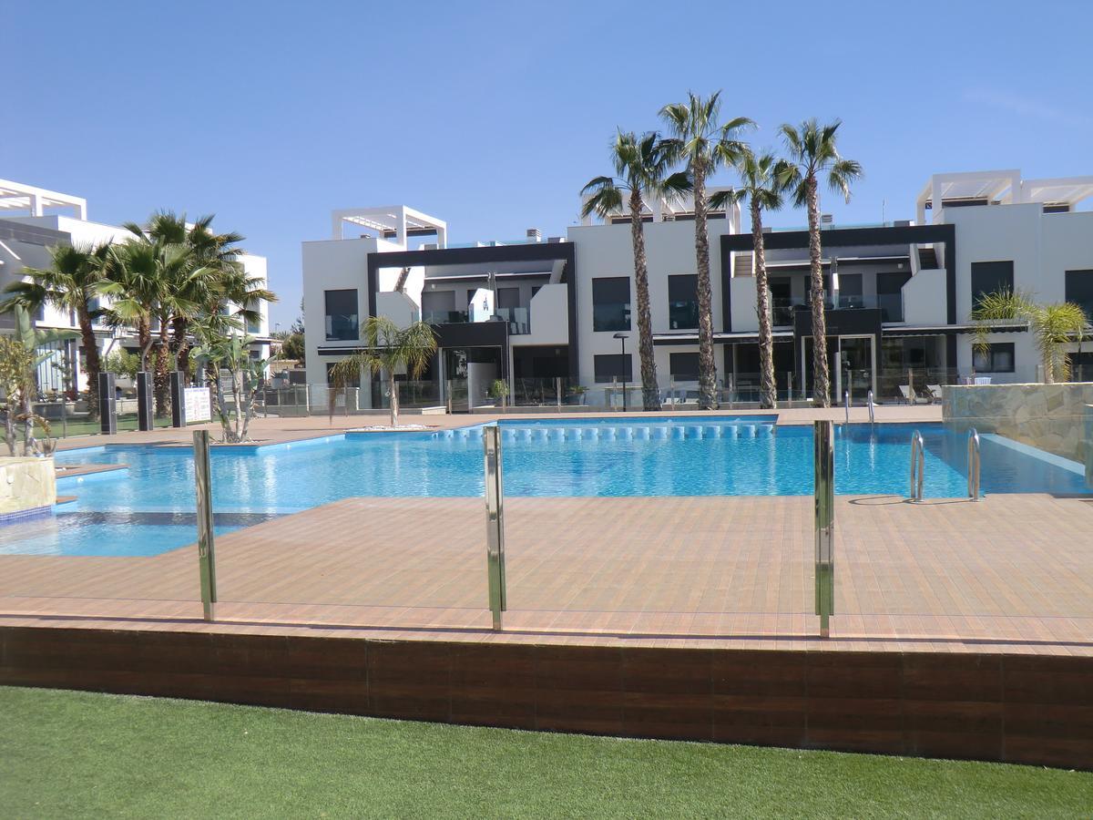 Casas Holiday - Oasis Beach Орихуела Екстериор снимка