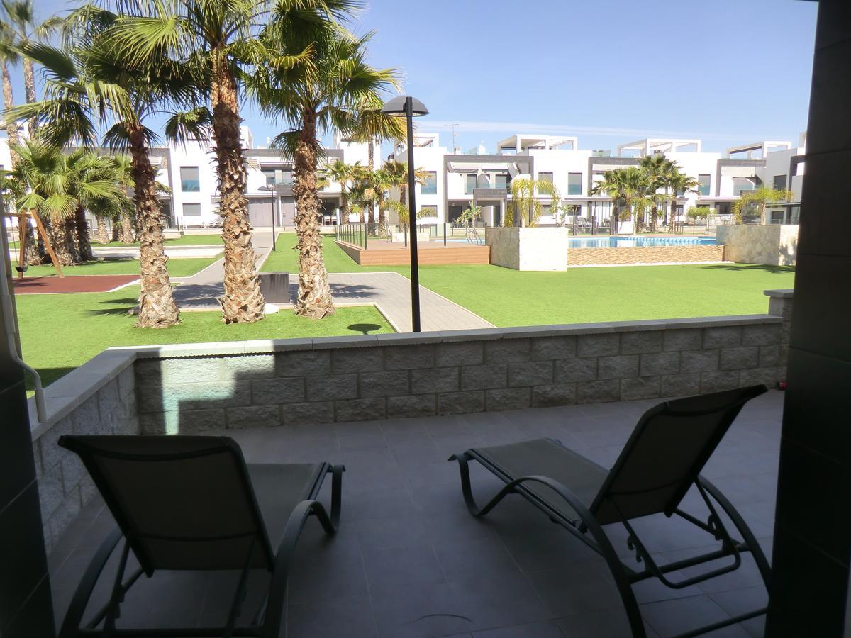 Casas Holiday - Oasis Beach Орихуела Екстериор снимка