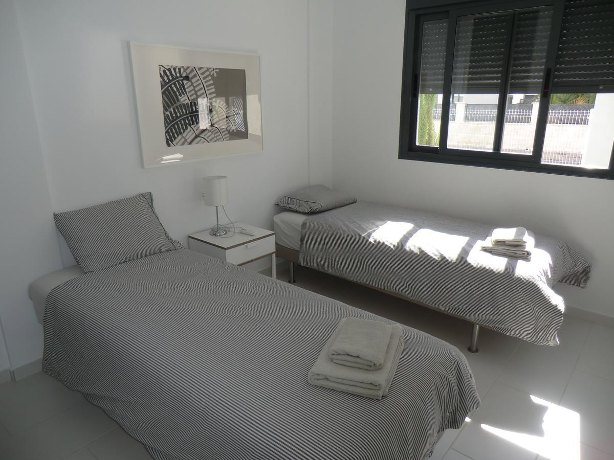 Casas Holiday - Oasis Beach Орихуела Екстериор снимка