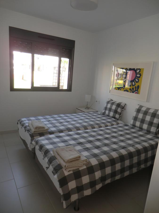 Casas Holiday - Oasis Beach Орихуела Екстериор снимка